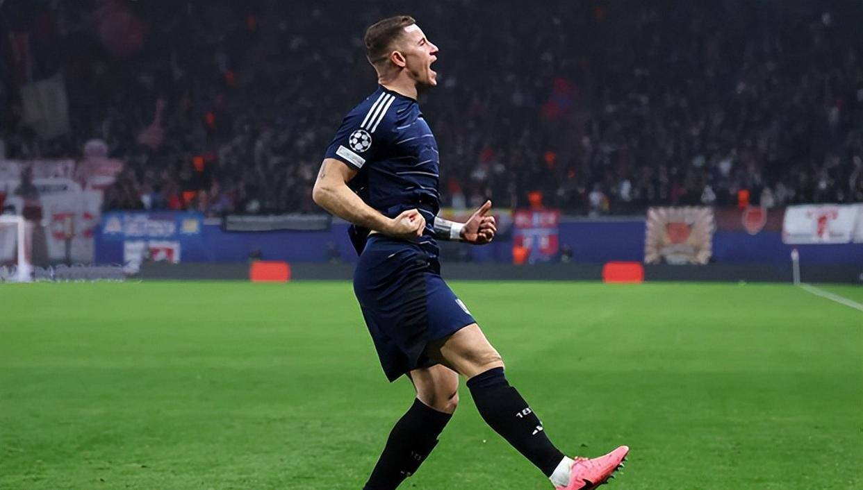 爱游戏官网入口-摩纳哥后防表现稳健，助球队保持不败的简单介绍