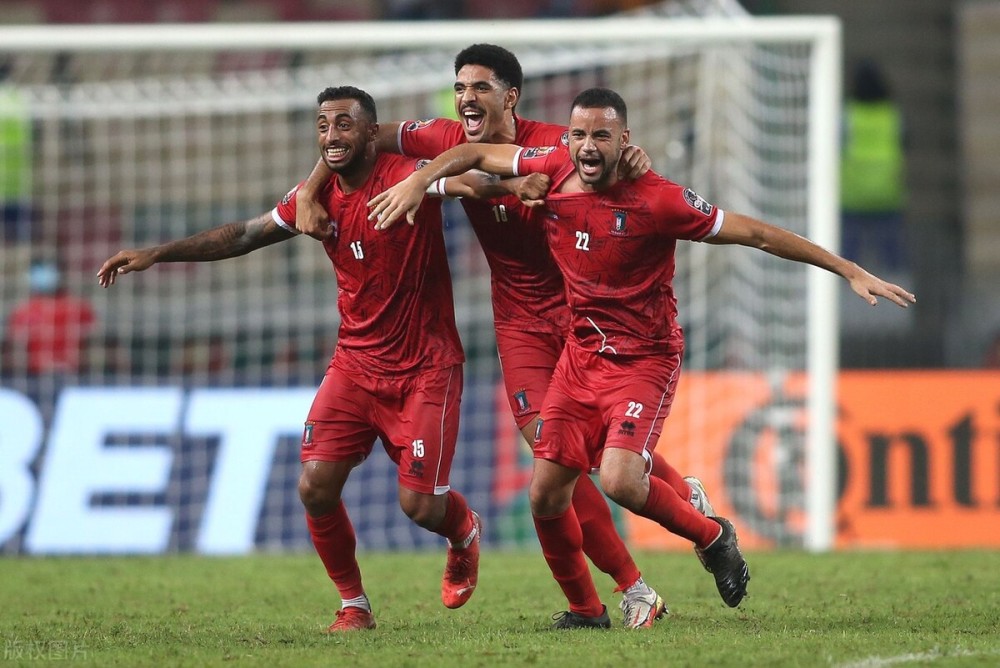 爱游戏体育网站-竞技场上意外发生，希腊冷门不敌阿尔及利亚(希腊和阿尔巴尼亚分界线)