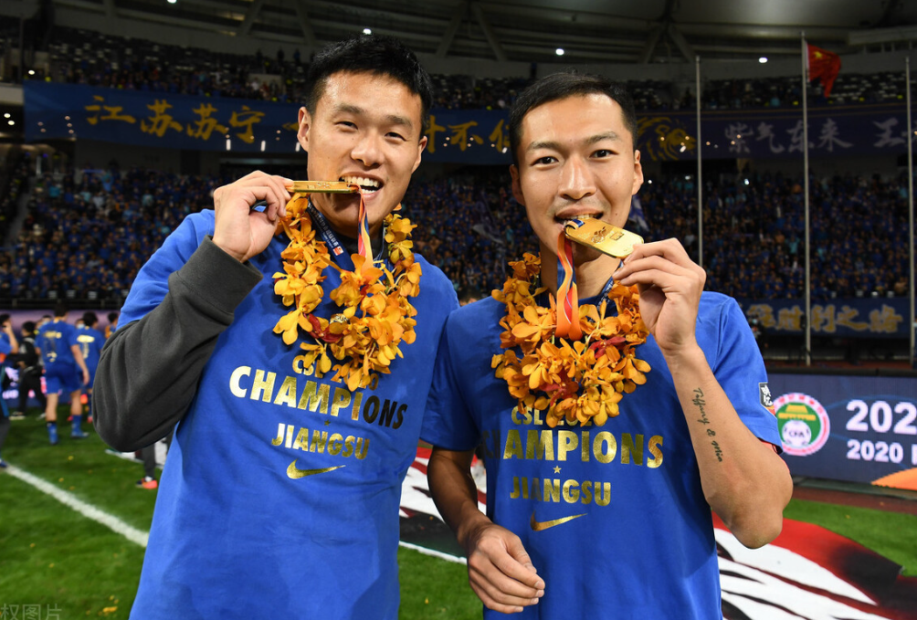 爱游戏入口-包含江苏苏宁球星闪耀！比轻松击败上海申鑫的词条