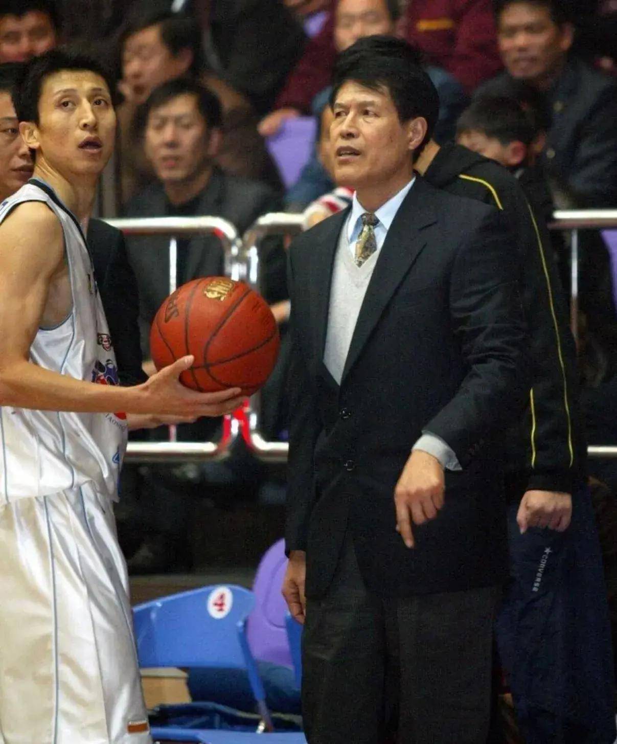 篮球教练团队迎来了一名新晋教练 篮球教练团队迎来了一名新晋教练