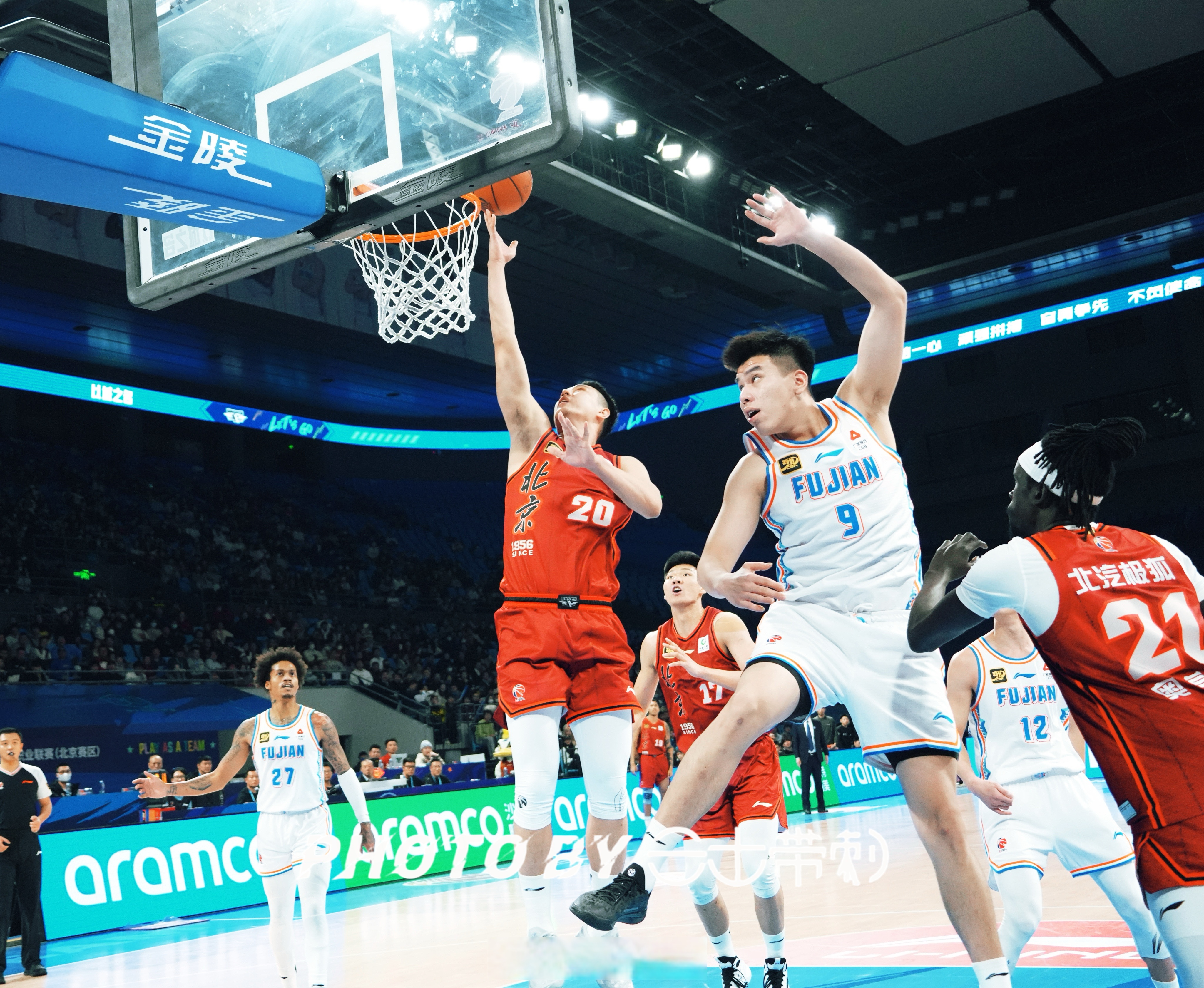 北京首钢男篮在主场大胜重庆队