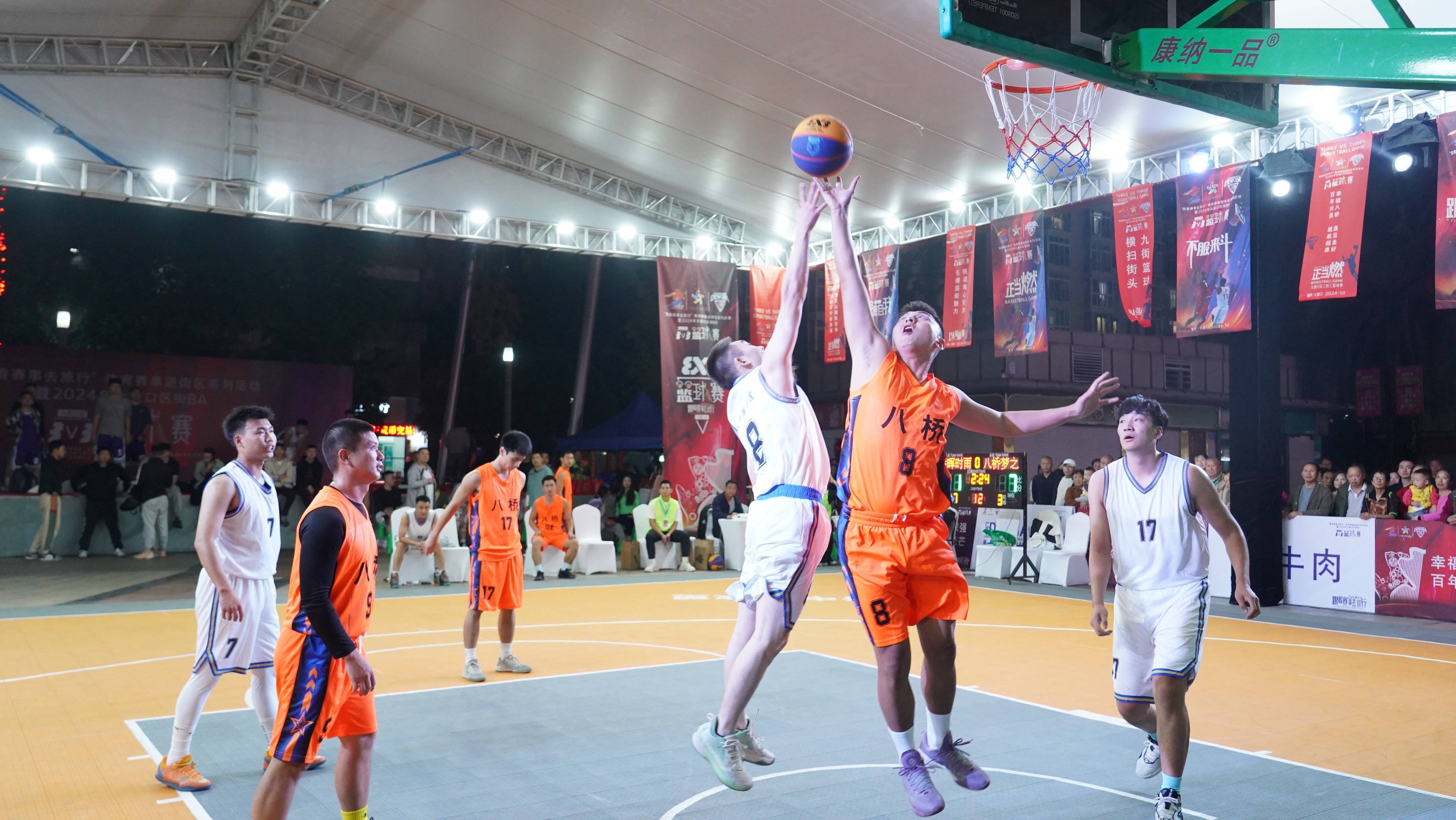 爱游戏体育官网-关于篮球赛场成名选手频现，激发青年热情的信息