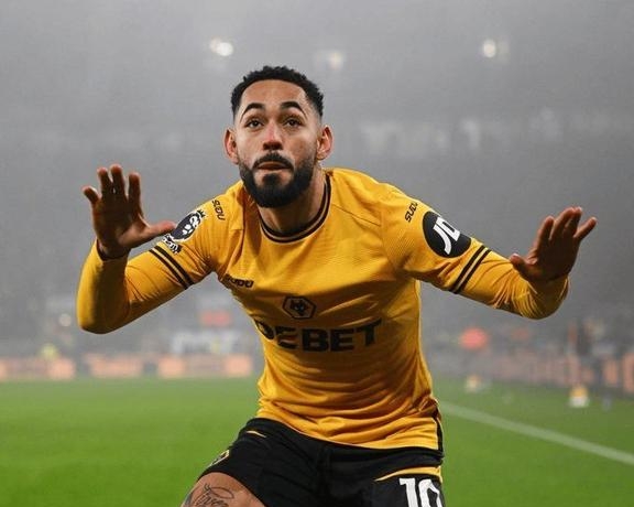 新晋球星崭露头角,被誉为未来之星 新晋球星崭露头角,被誉为未来之星