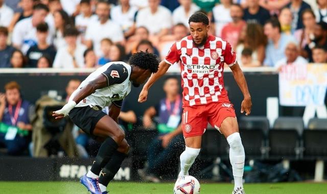 爱游戏体育平台-瓦伦西亚主场惨败，积分继续滑落