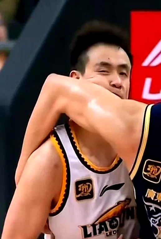 包含队内核心球员表现低迷,球队连续失利的词条 包含队内核心球员表现低迷,球队连续失利的词条