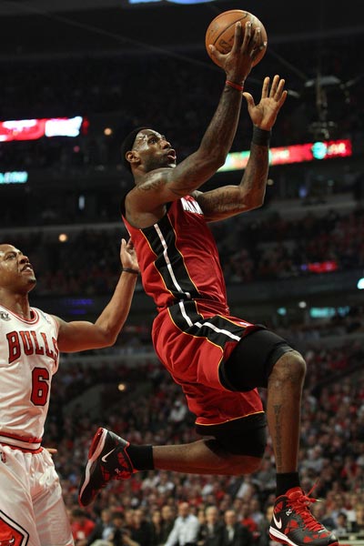 爱游戏官方登录入口-包含热火轻松取胜，连胜势不可挡的词条