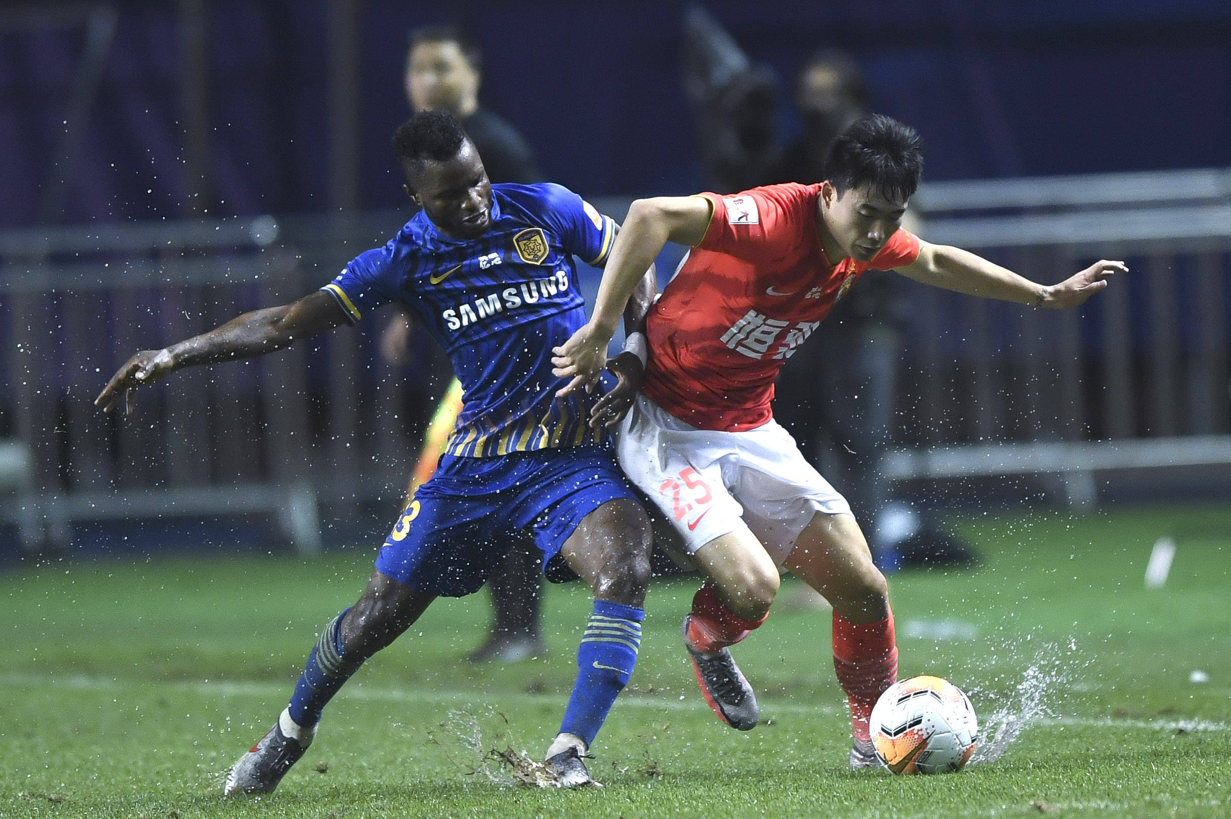 爱游戏官网-包含江苏苏宁交战团结倍显，前场火力成突出的词条