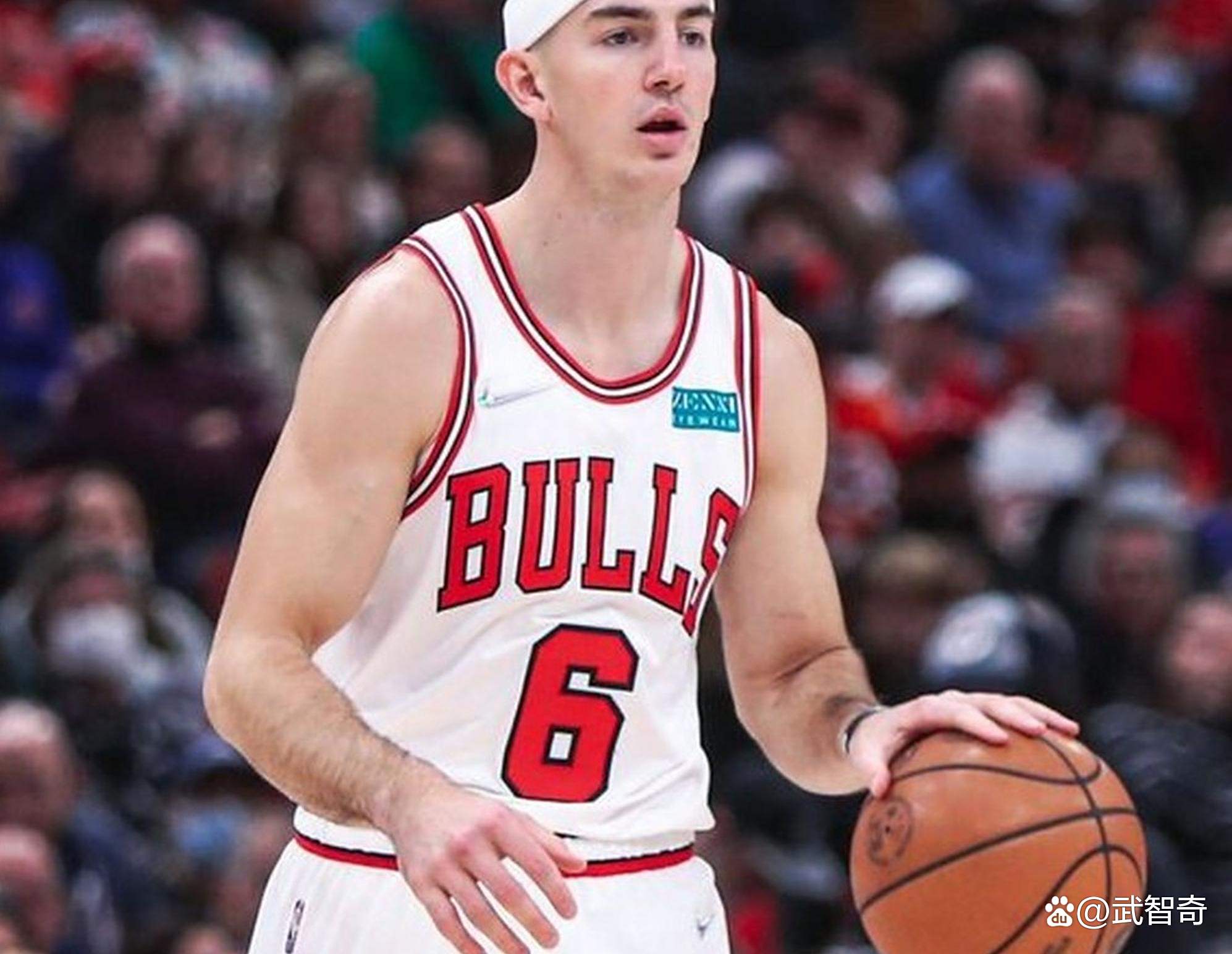 爱游戏官网-篮球巨星因努力训练成为模范队员