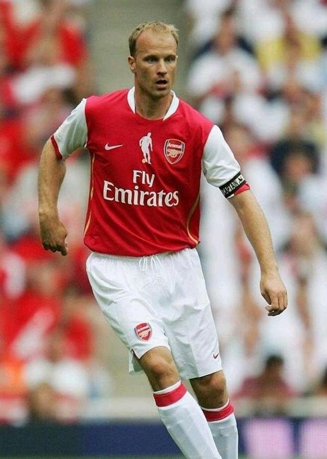 阿贾克斯狂胜！球员联手破门完美表现