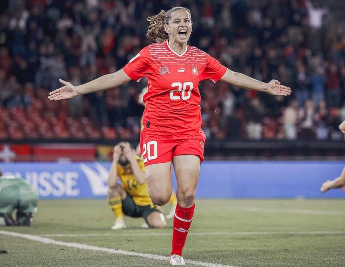 瑞士女足队在比赛中取得胜利 瑞士女足队在比赛中取得胜利