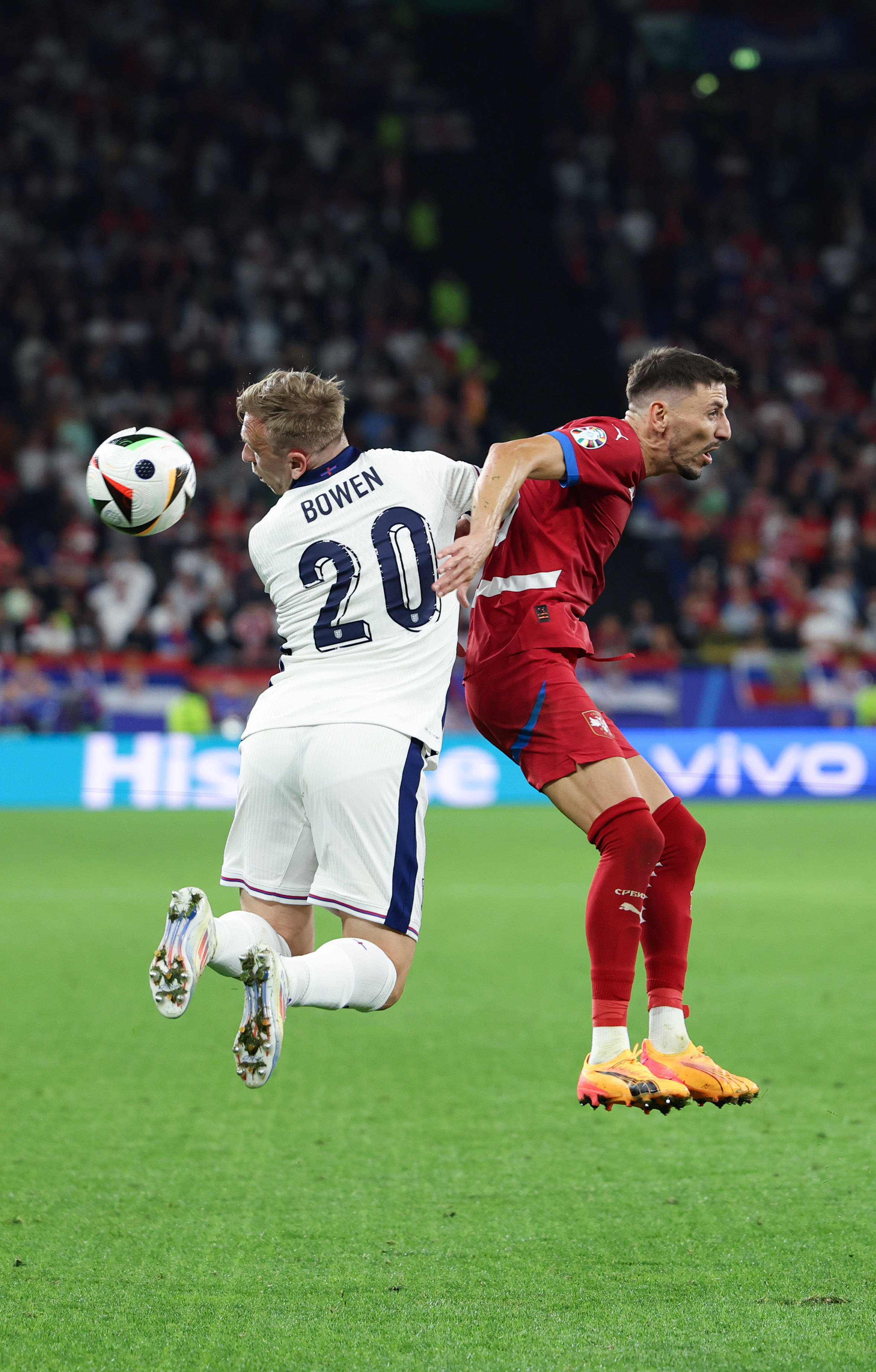 爱游戏体育官网-保级之战！谁能在南安普顿对阵诺维奇的比赛中获胜？