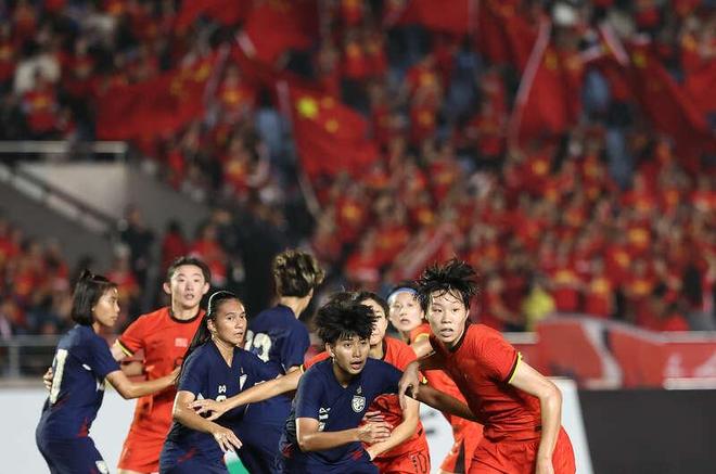 包含中国女足在国际比赛中夺得冠军，全队庆祝的词条