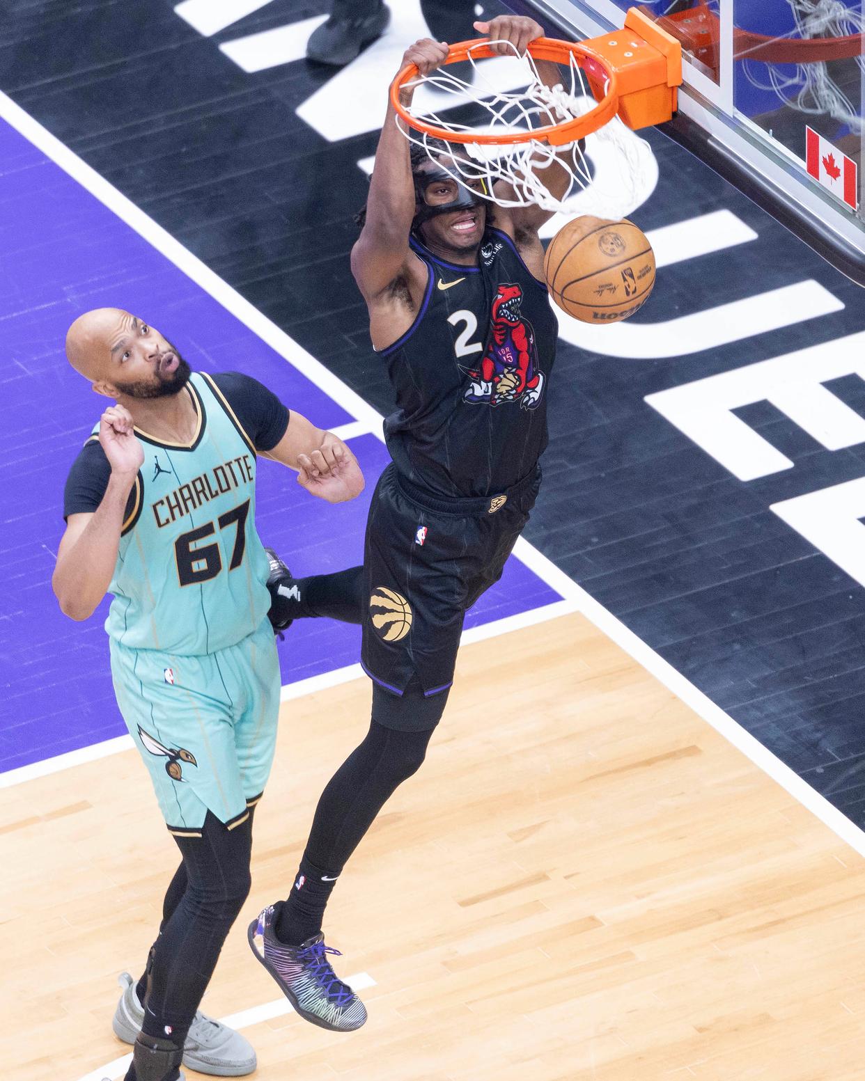 爱游戏体育地址-包含猛龙客场力克篮网，系列赛取得1-0领先的词条