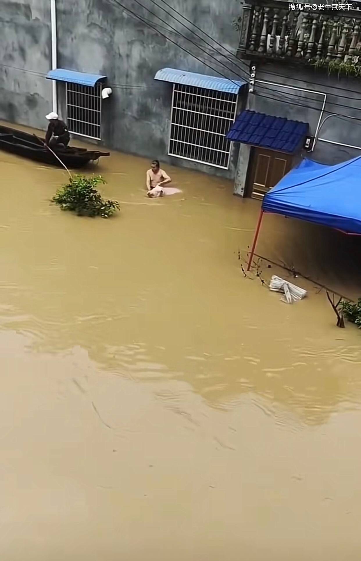 包含暴雨罕见袭来,比赛陷入混乱的词条 包含暴雨罕见袭来,比赛陷入混乱的词条