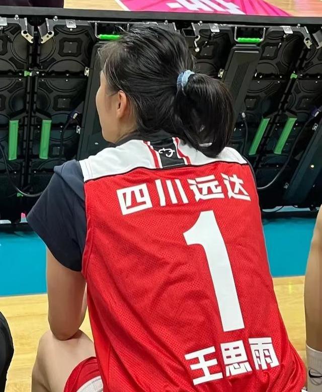 上海女篮态度决绝，稳坐冠军宝座的简单介绍