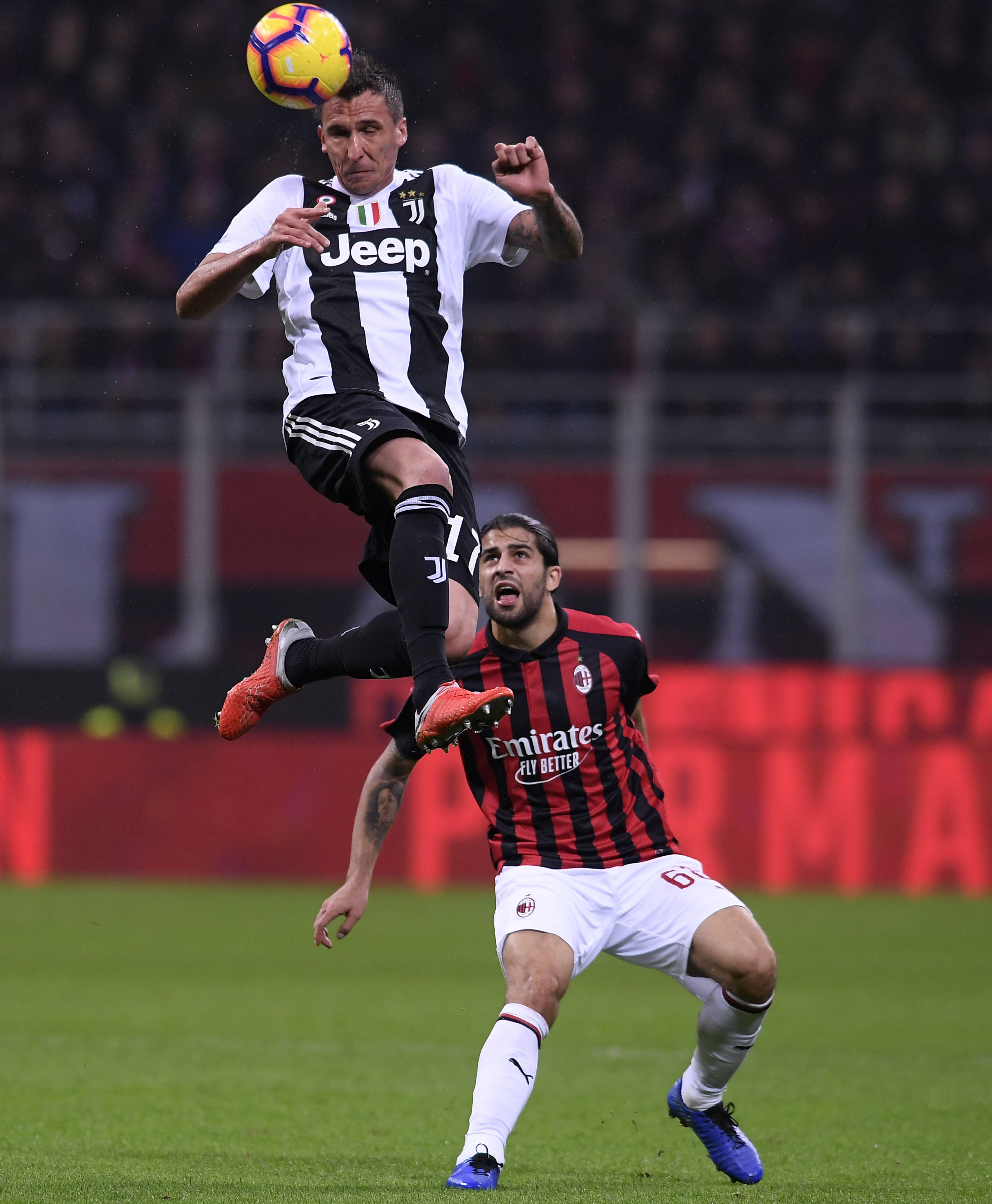 包含尤文图斯中场表现抢眼，助球队击败对手的词条